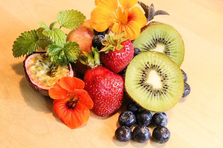 Kiwi fruit are highly nutritious with a range of minerals and antioxidants. It has a delicious and tangy taste